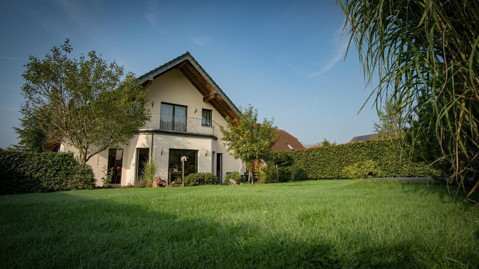 Ferienhaus Mountfrosch Mit Sauna Und Naturpool モンシャウ エクステリア 写真